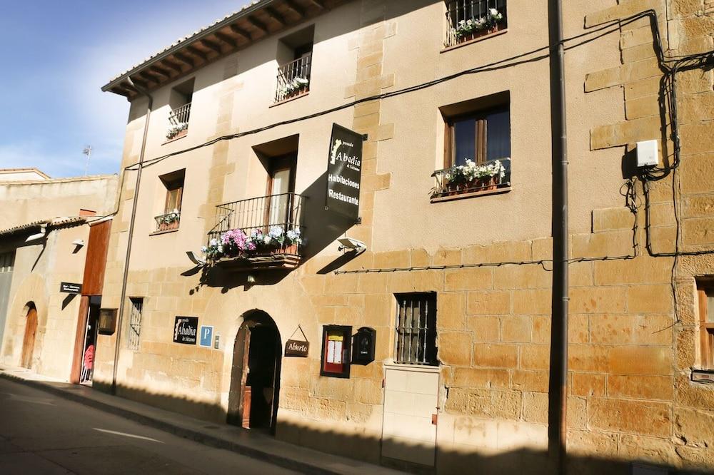 Abadia De *